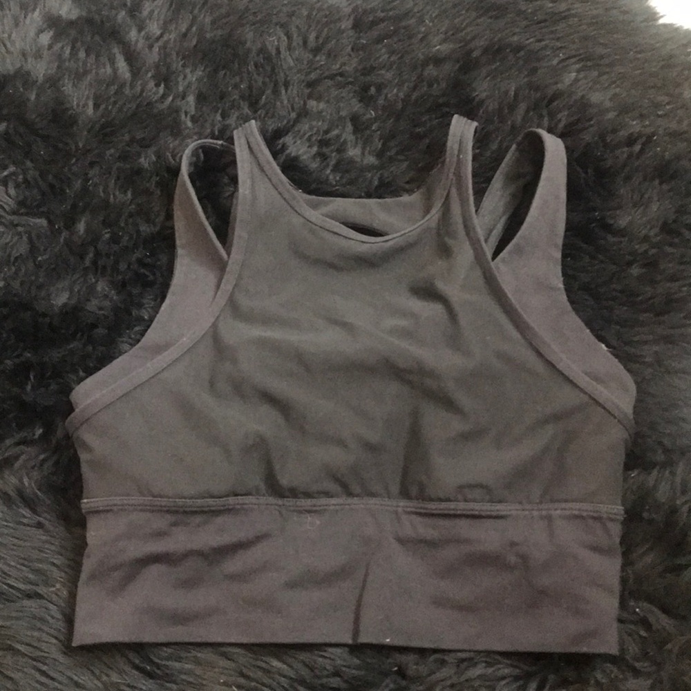 Full coverage lululemon sports bra with mesh